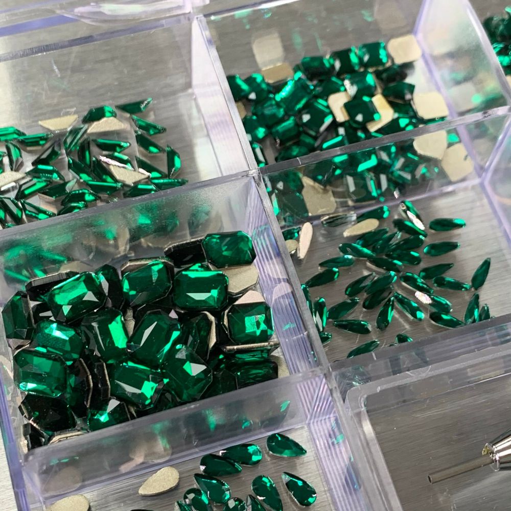 emerald green rhinestones assortment - 6
