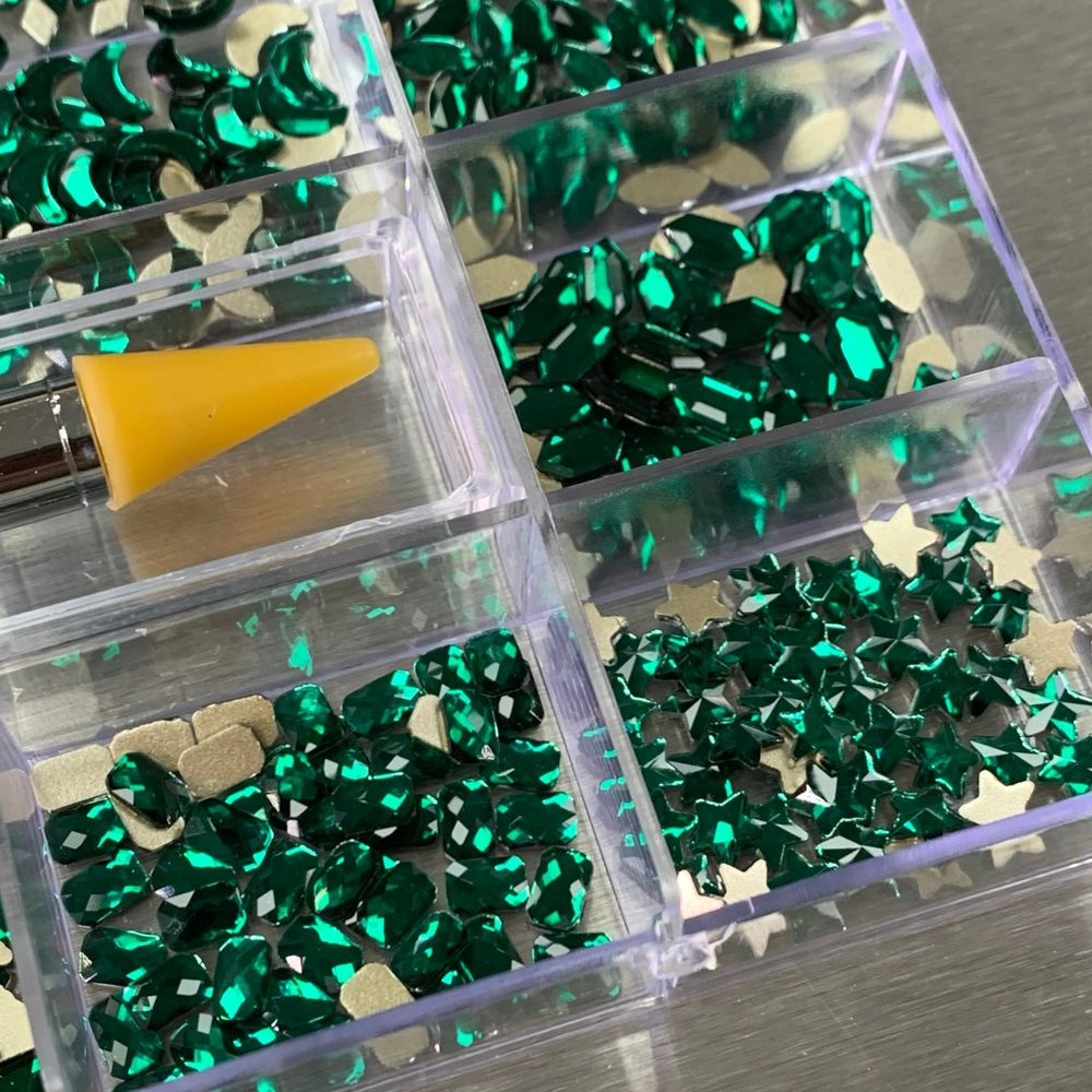 emerald green rhinestones assortment - 9
